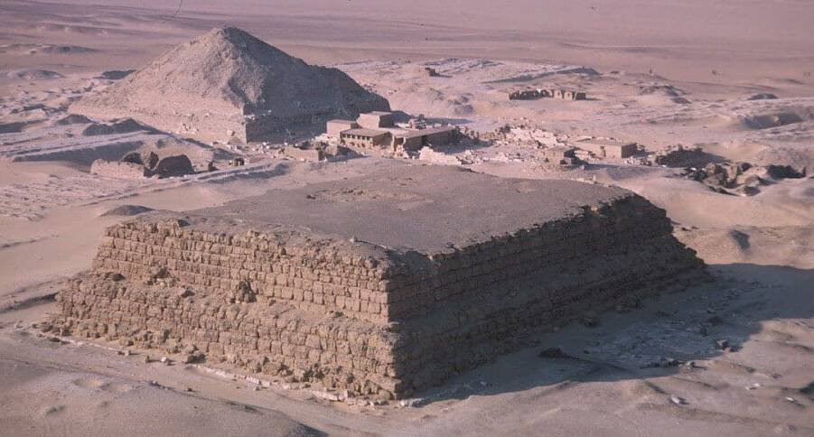 piramide-inacabada-Zawyet El Aryan